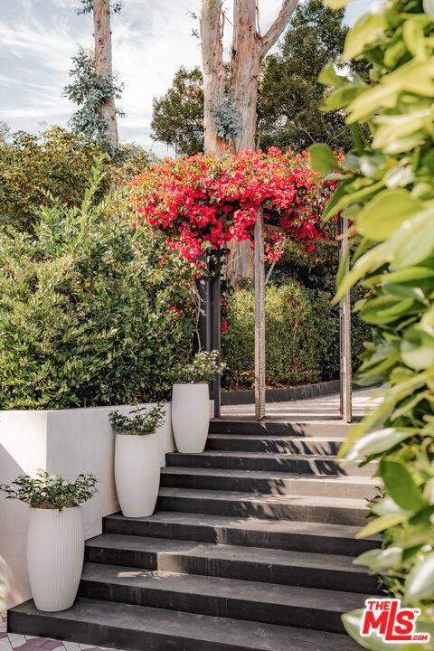 Santa Barbara, CA 93108,1381 E Valley RD