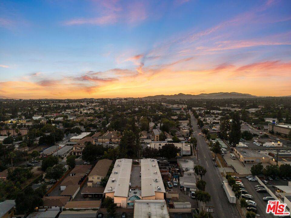 Pasadena, CA 91107,108 N Grand Oaks AVE