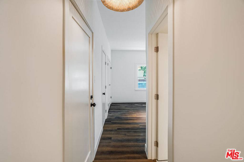 Beverly Hills, CA 90211,151 N Swall DR #4