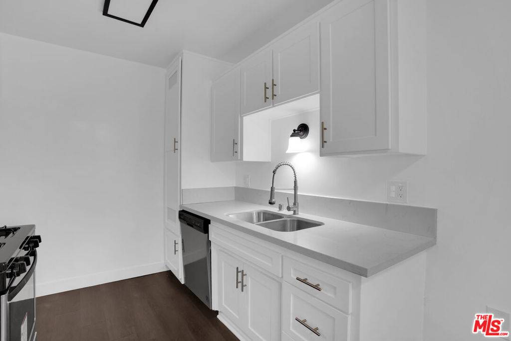 Alhambra, CA 91803,1100 W Glendon WAY