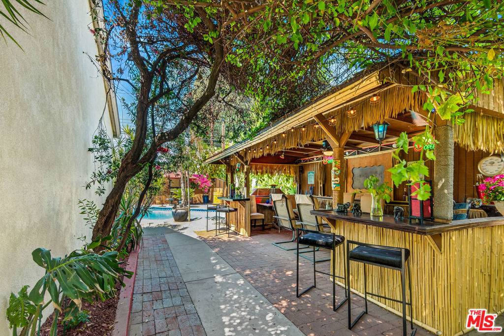 Burbank, CA 91505,1701 N Buena Vista ST