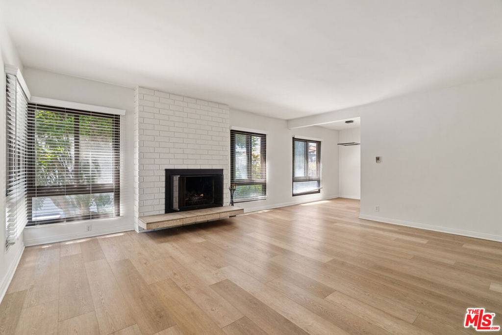 Playa Del Rey, CA 90293,8630 Falmouth AVE #5