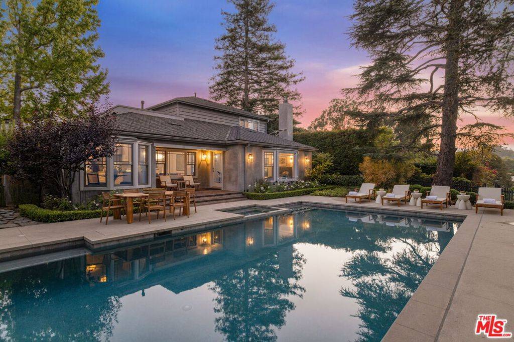 Los Angeles, CA 90049,12321 20th Helena DR