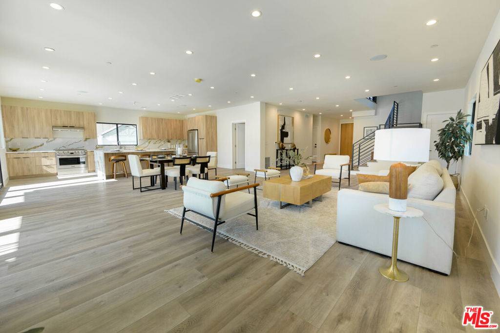 Sherman Oaks, CA 91401,14254 Mccormick ST