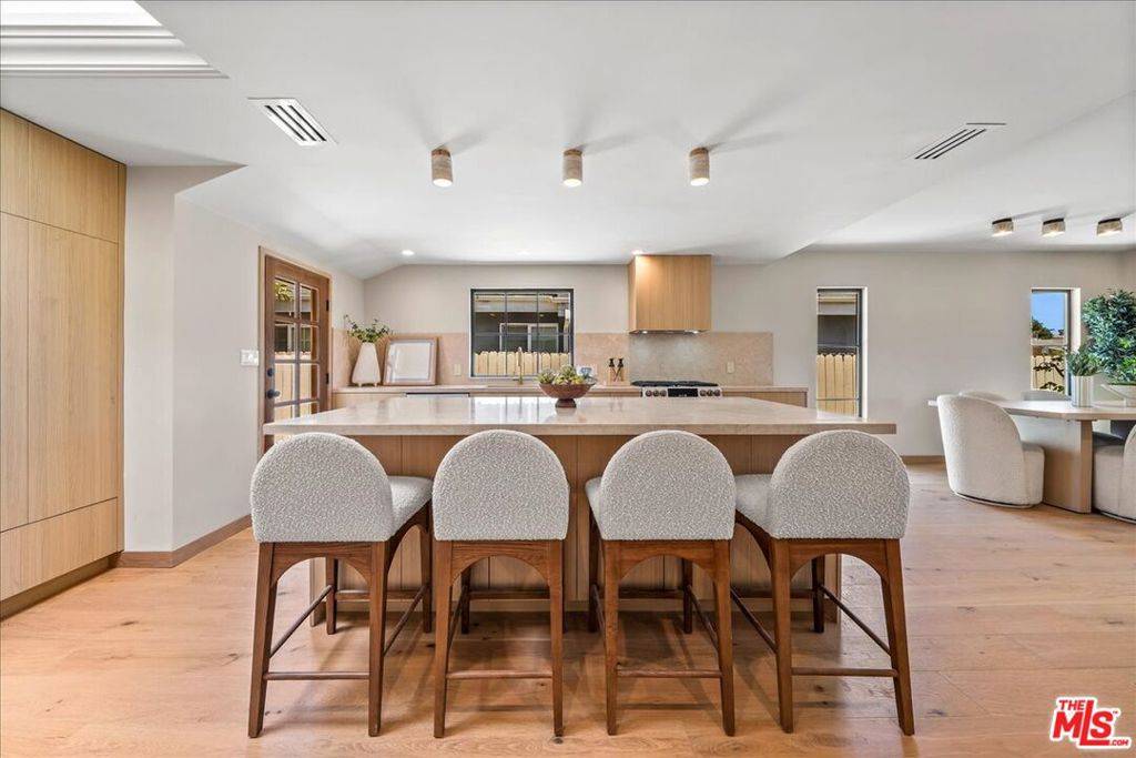 Sherman Oaks, CA 91403,14537 Hesby ST