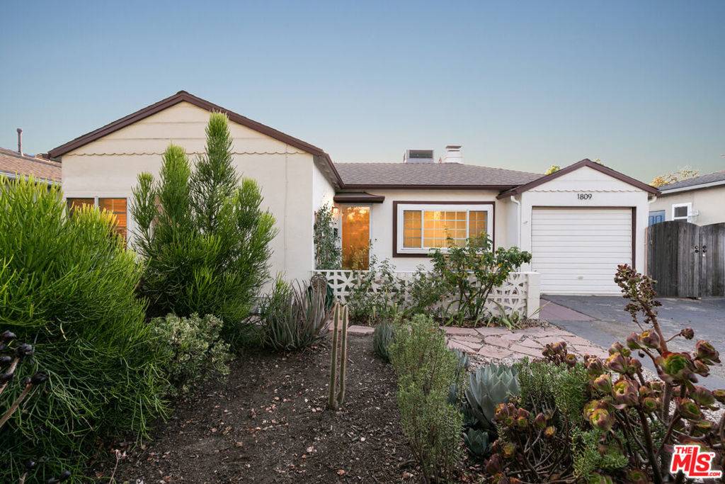 Burbank, CA 91505,1809 N Rose ST