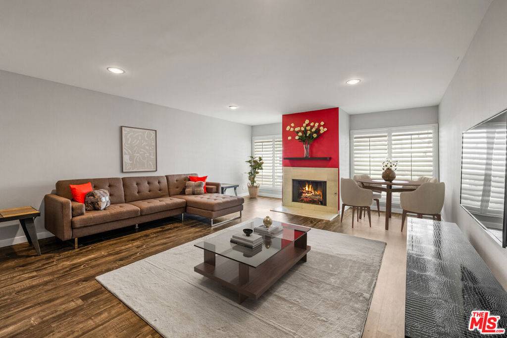 Sherman Oaks, CA 91403,14506 Benefit ST #103