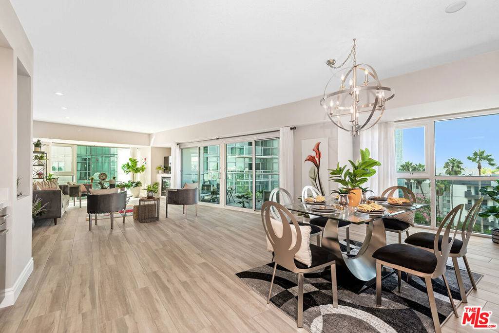 Marina Del Rey, CA 90292,13600 Marina Pointe DR #702