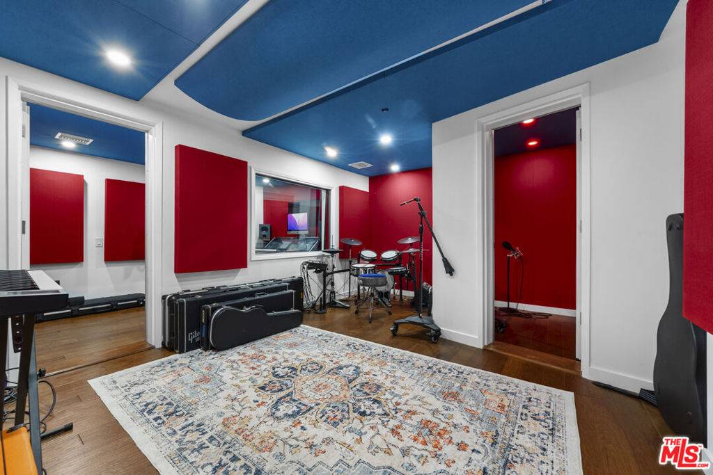 Acton, CA 93510,34340 Red Rover Mine RD