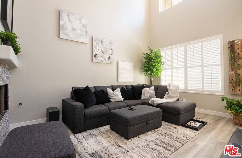 Simi Valley, CA 93065,596 Fenwick WAY #B