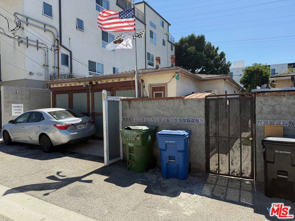 Los Angeles, CA 90066,4978 S Centinela AVE