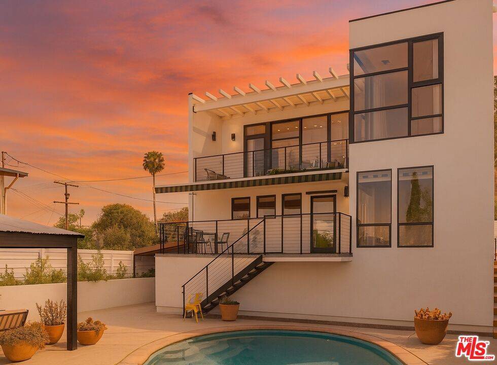 Los Angeles, CA 90039,2287 Glendale BLVD