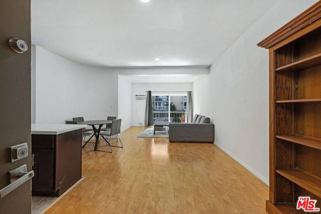 Los Angeles, CA 90024,1440 Veteran AVE #262