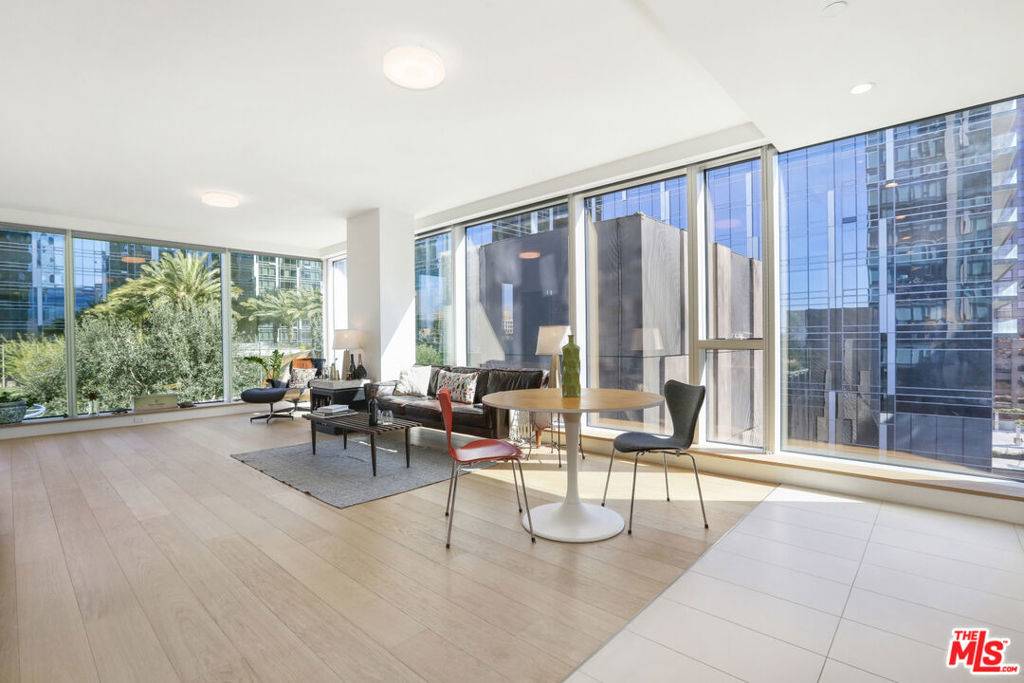 Los Angeles, CA 90017,889 Francisco ST #909