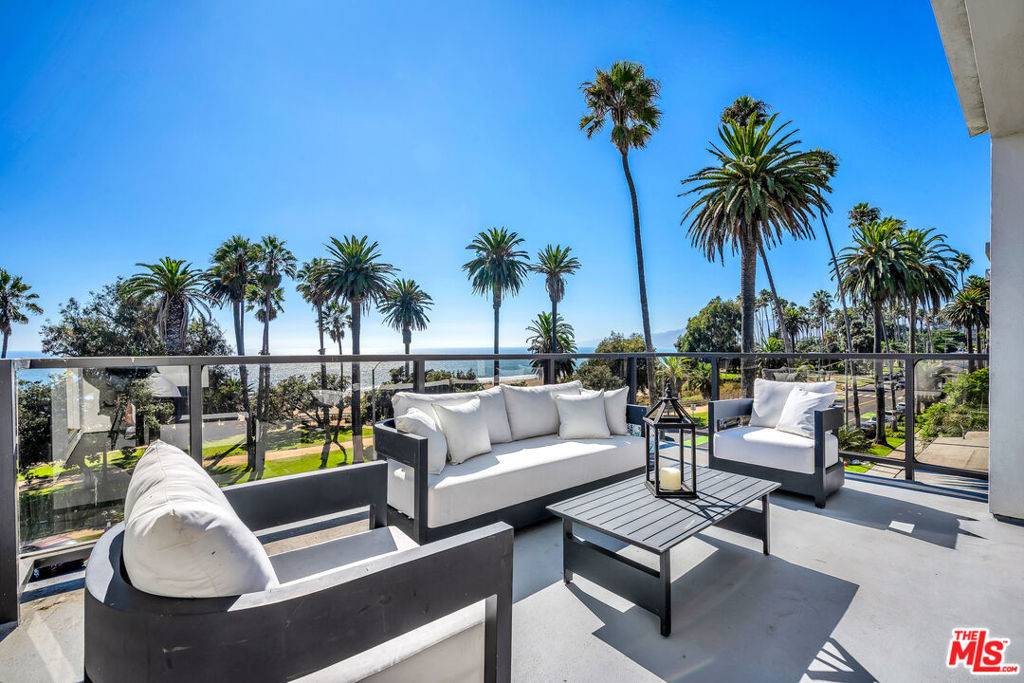 Santa Monica, CA 90403,833 Ocean AVE #301