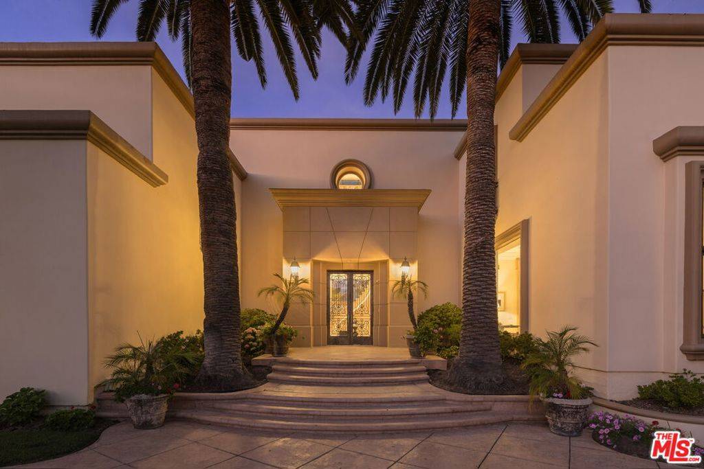 Beverly Hills, CA 90210,3364 Clerendon RD