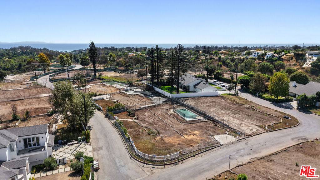 Pacific Palisades, CA 90272,1085 Villa Grove DR