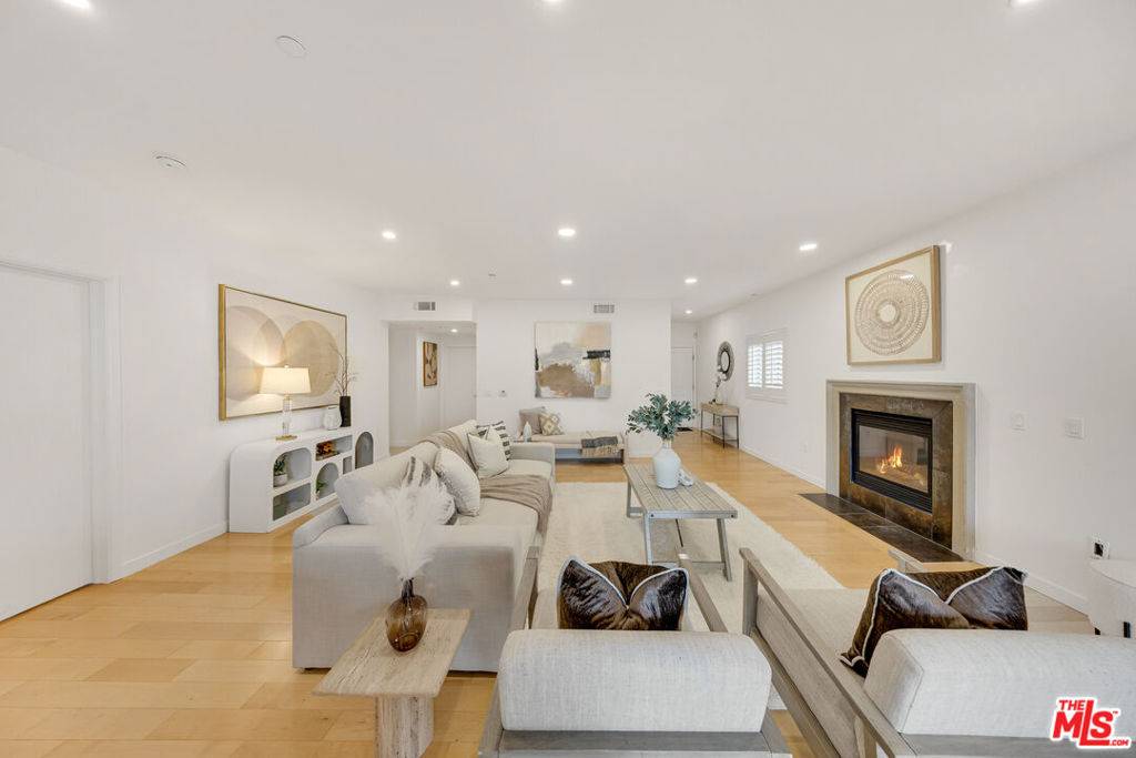 Los Angeles, CA 90025,1529 S Westgate AVE #401