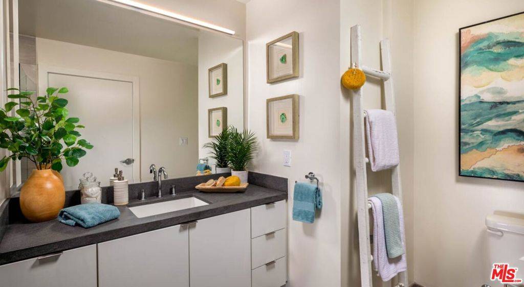 Culver City, CA 90232,10375 W Washington Blvd BLVD #322