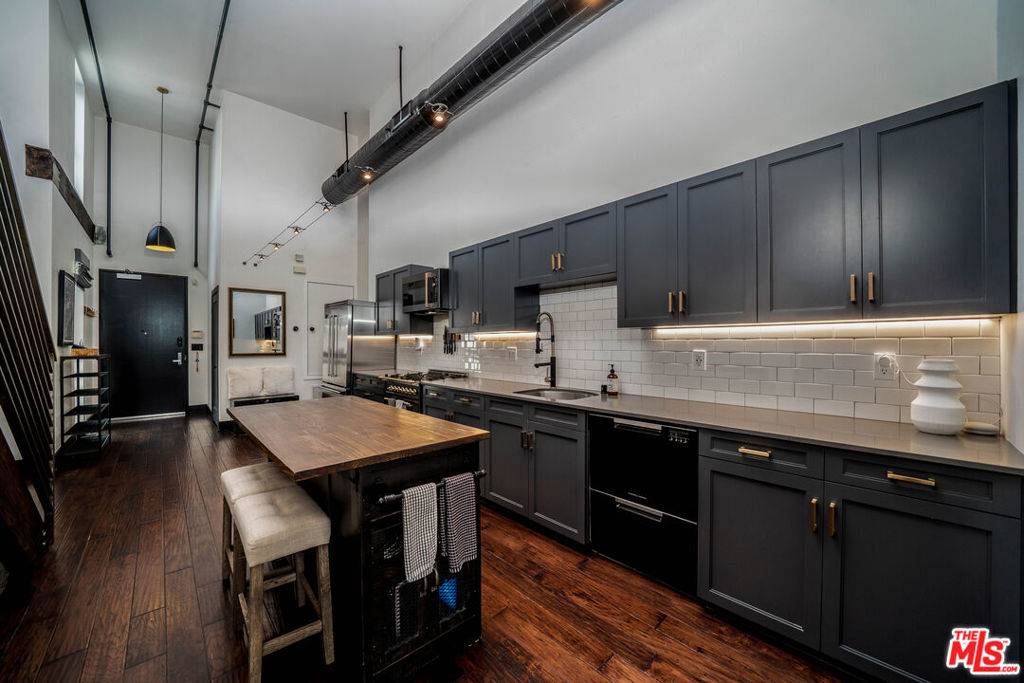 Marina Del Rey, CA 90292,4115 Glencoe AVE #302