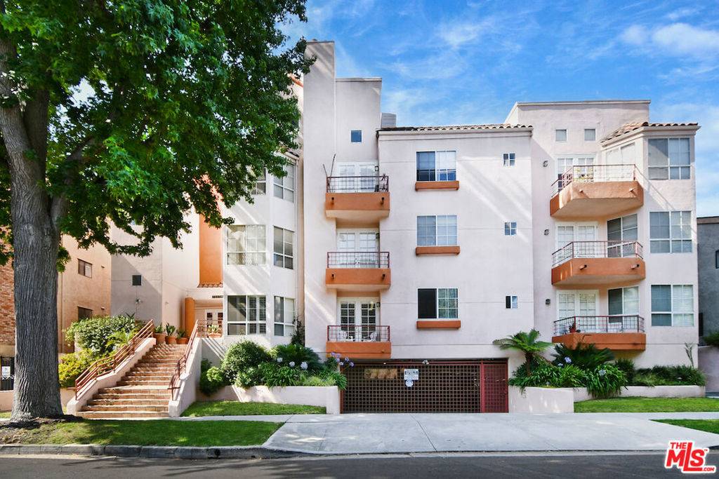 Sherman Oaks, CA 91403,14570 Benefit ST #202