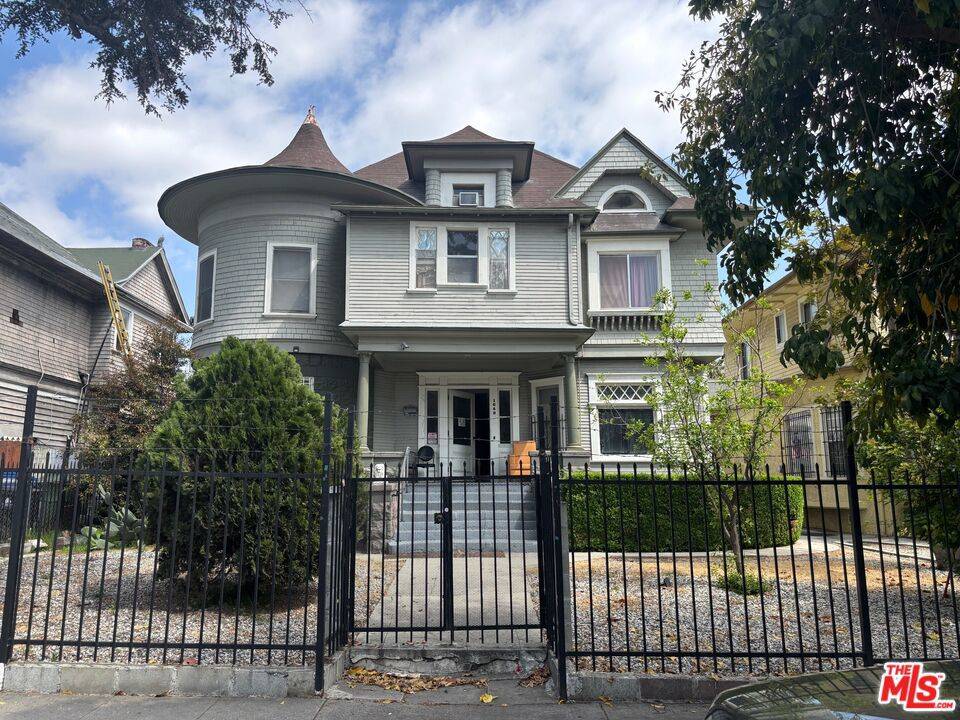 Los Angeles, CA 90006,1040 S Westlake AVE