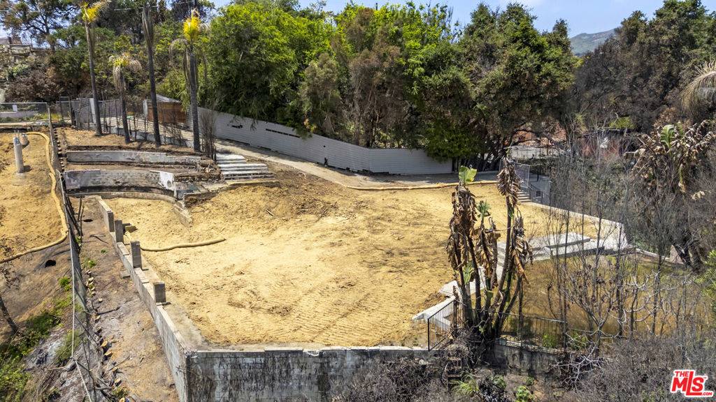 Pacific Palisades, CA 90272,654 Erskine DR