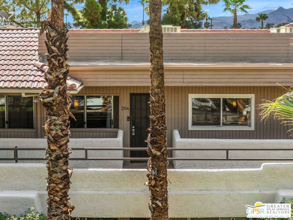 Palm Springs, CA 92262,575 N Villa CT #204