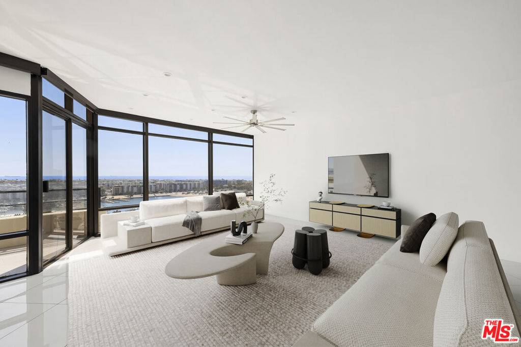 Marina Del Rey, CA 90292,4267 Marina City DR #PH 4