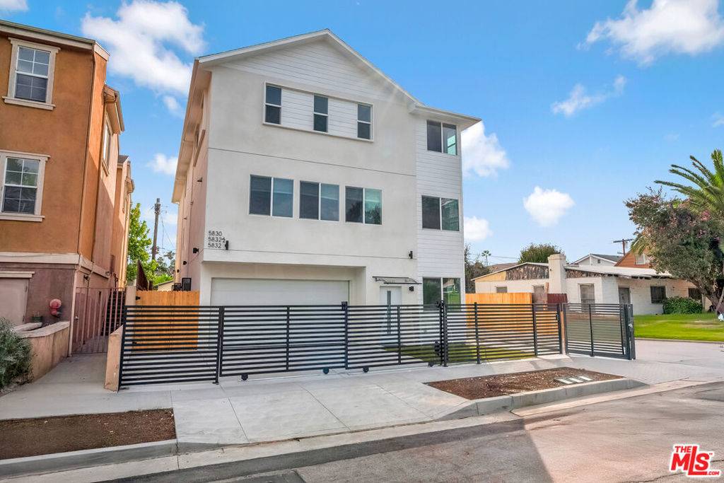 Culver City, CA 90034,5832 David AVE #1