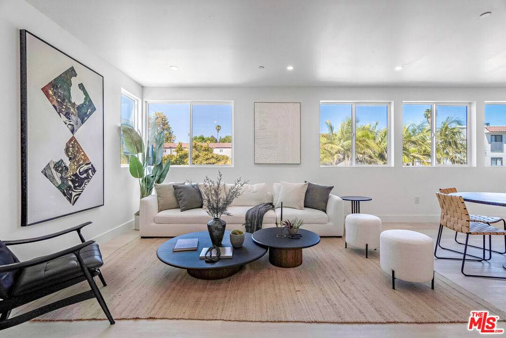 Culver City, CA 90034,5832 David AVE #1