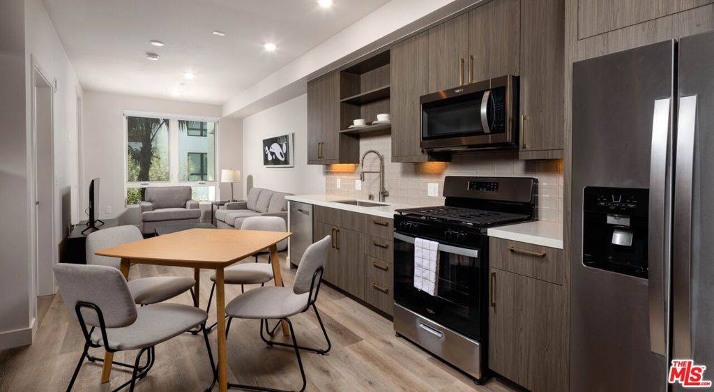 Los Angeles, CA 90015,1340 S Hill ST #501