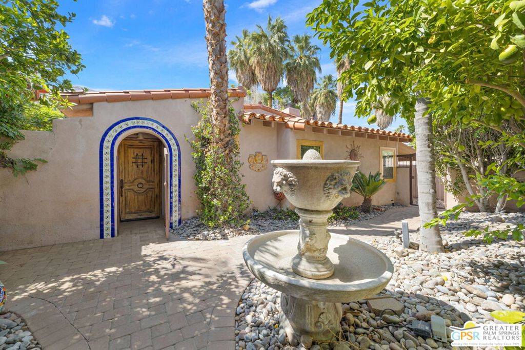 Palm Springs, CA 92264,523 S Vista Oro