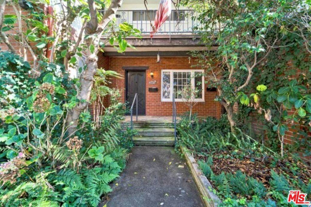 Los Angeles, CA 90049,11378 Ovada PL