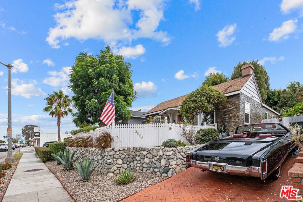 Torrance, CA 90503,2558 Torrance BLVD