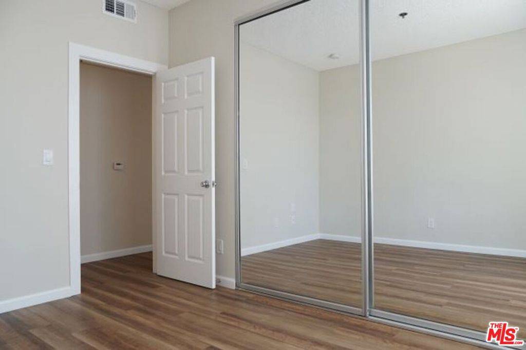 Los Angeles, CA 90046,1325 N Sierra Bonita AVE #112