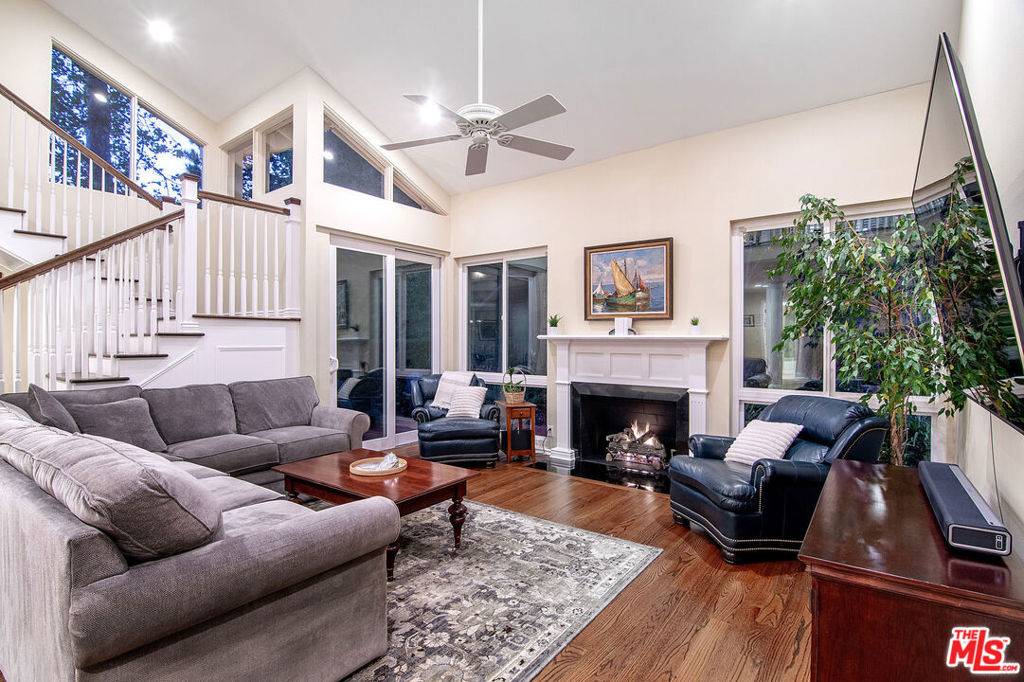 Pacific Palisades, CA 90272,1318 Avenida De Cortez