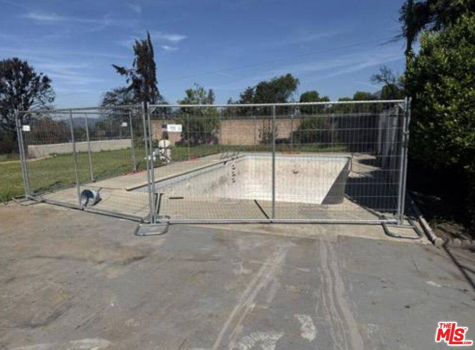 Altadena, CA 91001,3321 Raymond AVE