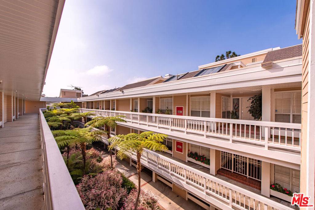 Marina Del Rey, CA 90292,4342 REDWOOD AVE #C313