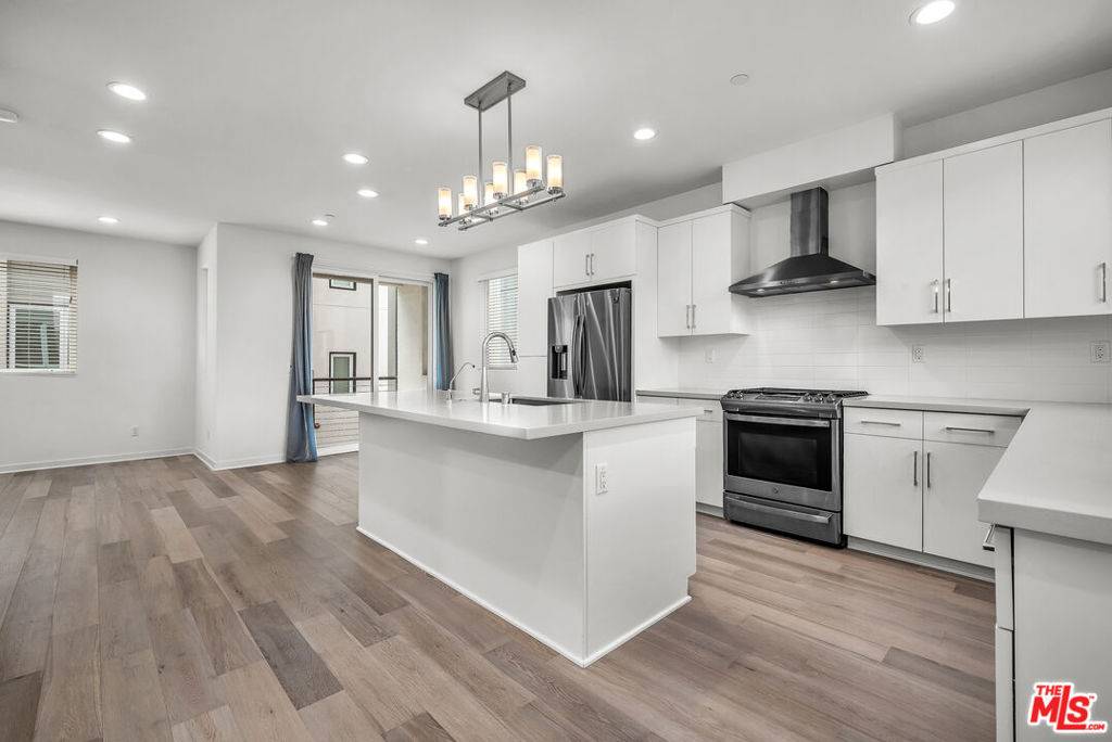 Los Angeles, CA 90042,5605 E Alloway CT