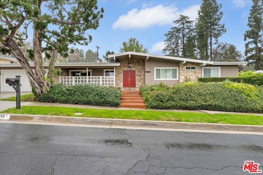 Woodland Hills, CA 91367,5817 Lockhurst DR