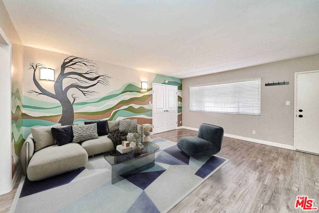 Reseda, CA 91335,6520 Shirley AVE #14