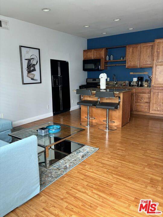 North Hollywood, CA 91602,11601 Moorpark ST