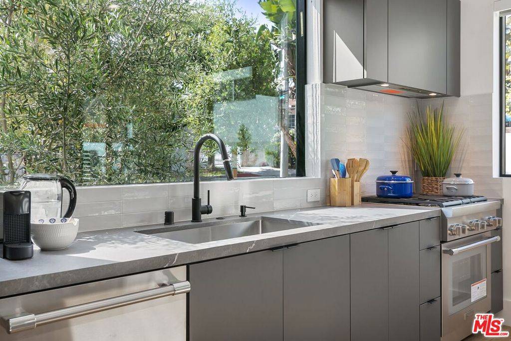 West Hollywood, CA 90046,1236 N Spaulding AVE #3