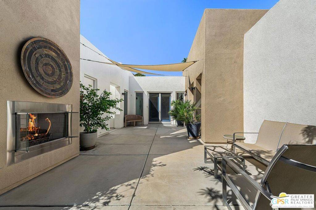 Palm Springs, CA 92264,1879 Torchlight LN