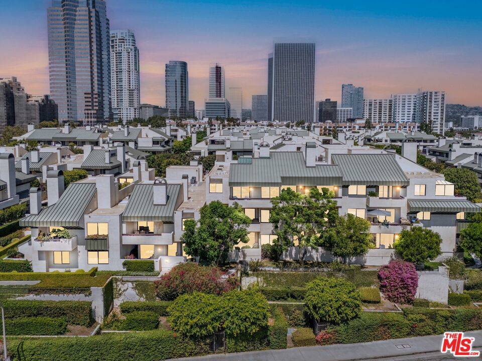 Los Angeles, CA 90067,2401 Century