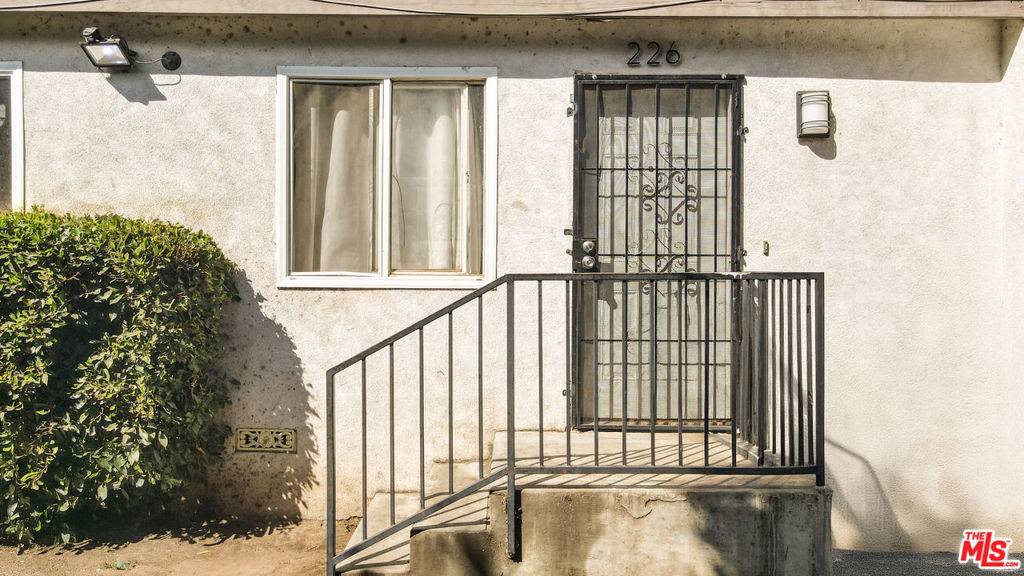 Los Angeles, CA 90003,224 W 101st ST