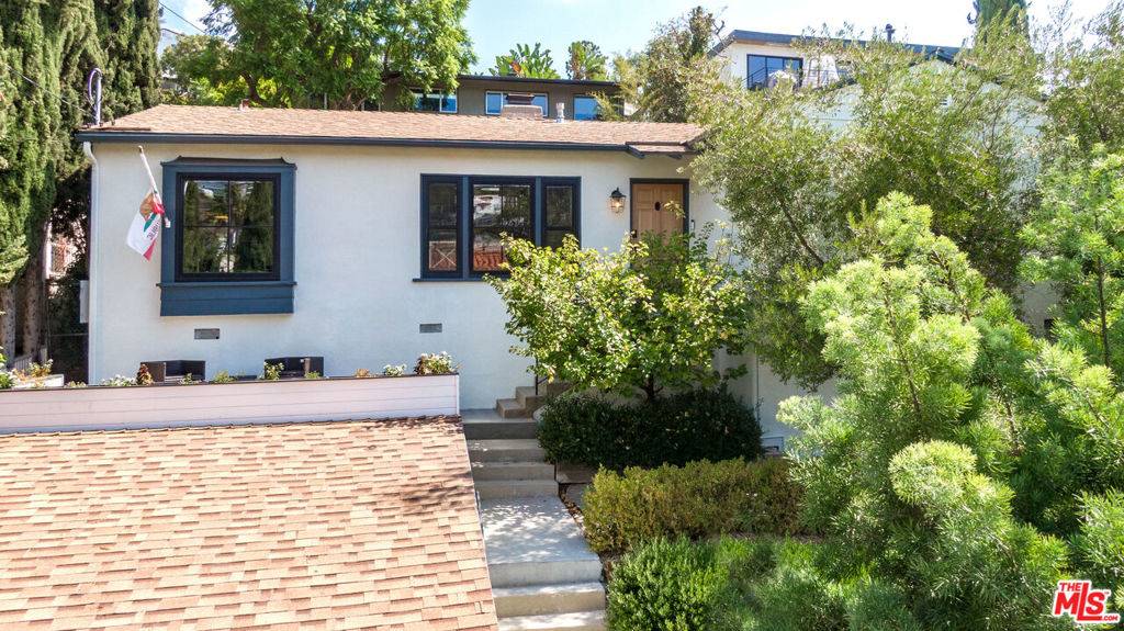 Los Angeles, CA 90068,2446 Cheremoya AVE