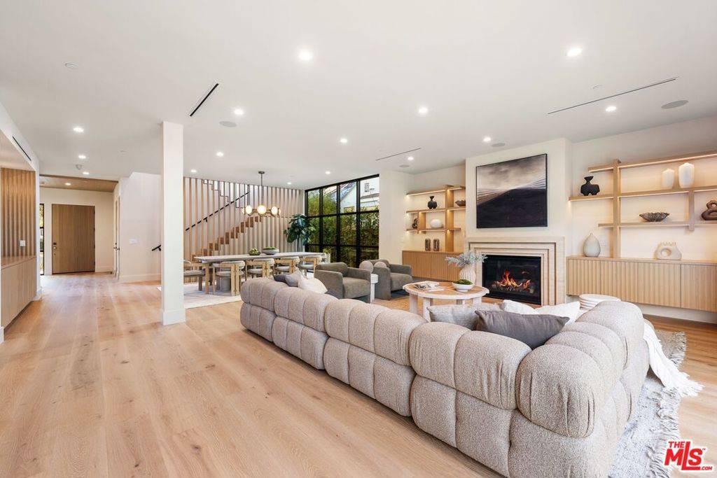 Los Angeles, CA 90066,11500 Kingsland ST