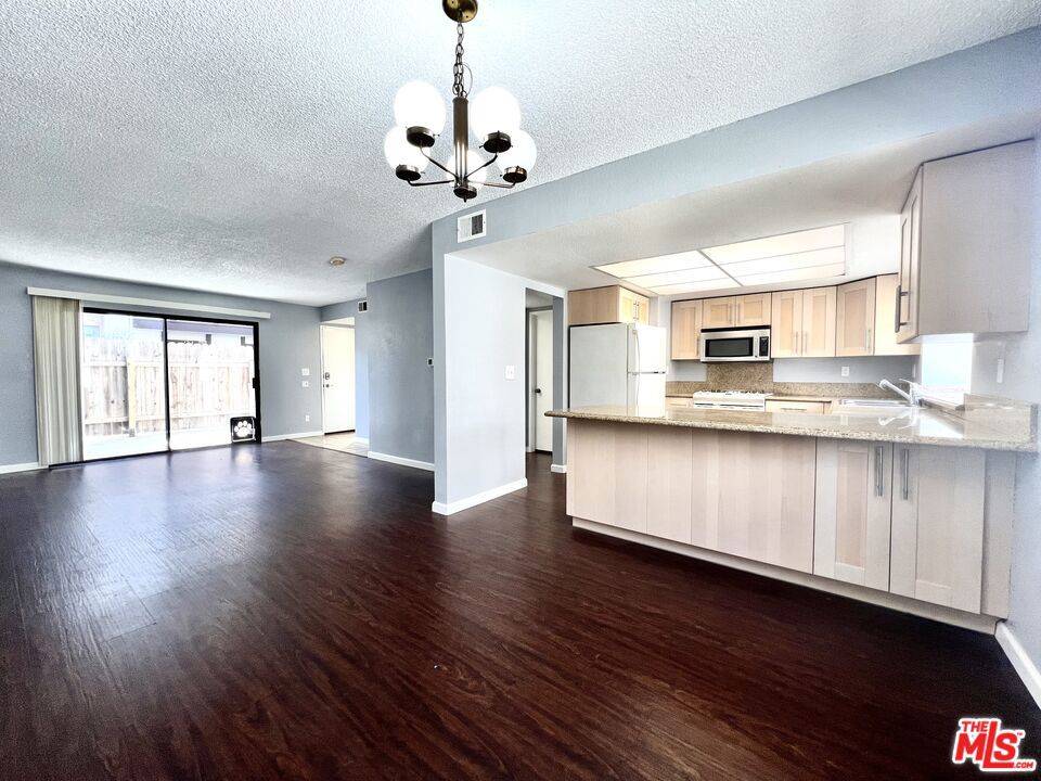 Gardena, CA 90247,17057 S Vermont AVE #117